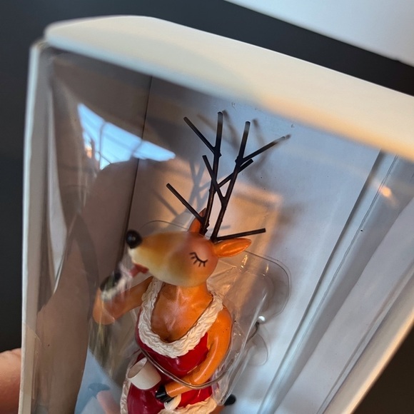 New in Box Two Wine Enthusiast Bottle Stoppers Vixen and Blitzen  Set of 2 - Picture 6 of 14